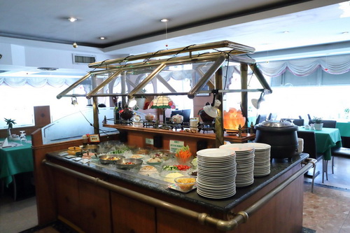 圖/總督多元的餐點選擇、明亮寬敞的用餐環境與獨立VIP包廂一次解決您所有煩惱！-總督提供