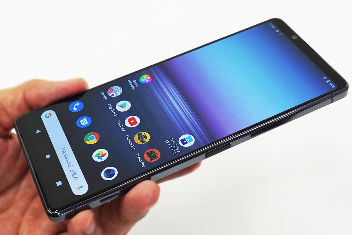 やっと手に入れた Xperia 1 Iiに保護シートを貼り付け 高難易度のtpu素材にチャレンジ Engadget 日本版