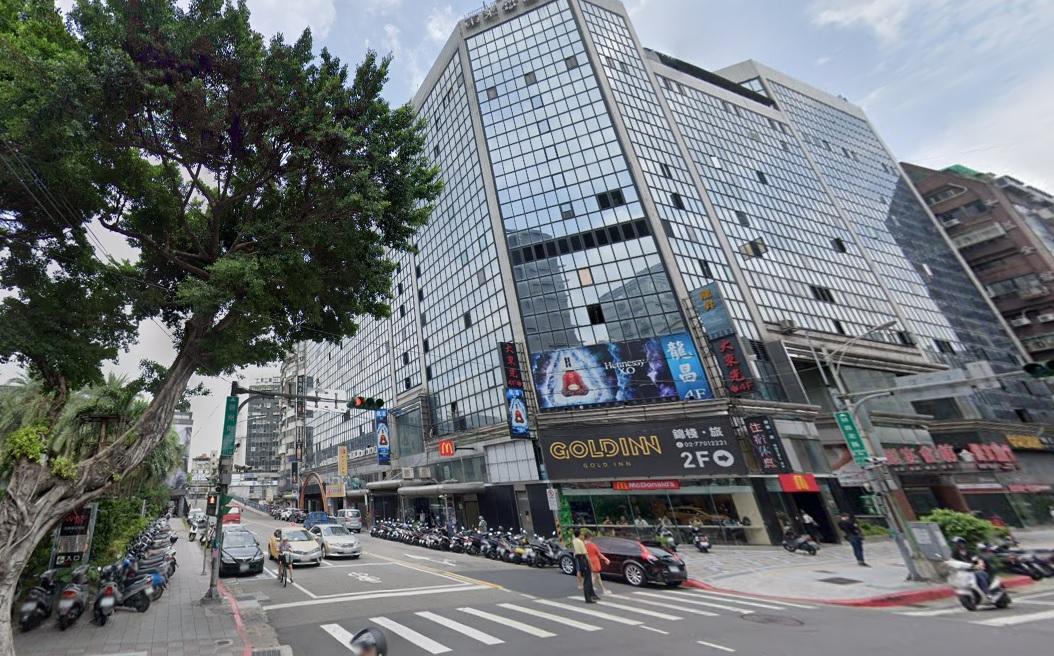 ▲林森商圈有許多知名爭議大樓，實價登錄出現不少獲利交易。(翻攝自Google街景)