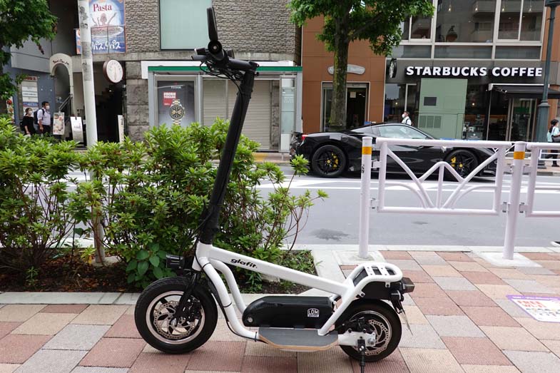 乗り味は筋斗雲 公道走行可能な電動スクーター X Scooter Lom レビュー Engadget 日本版