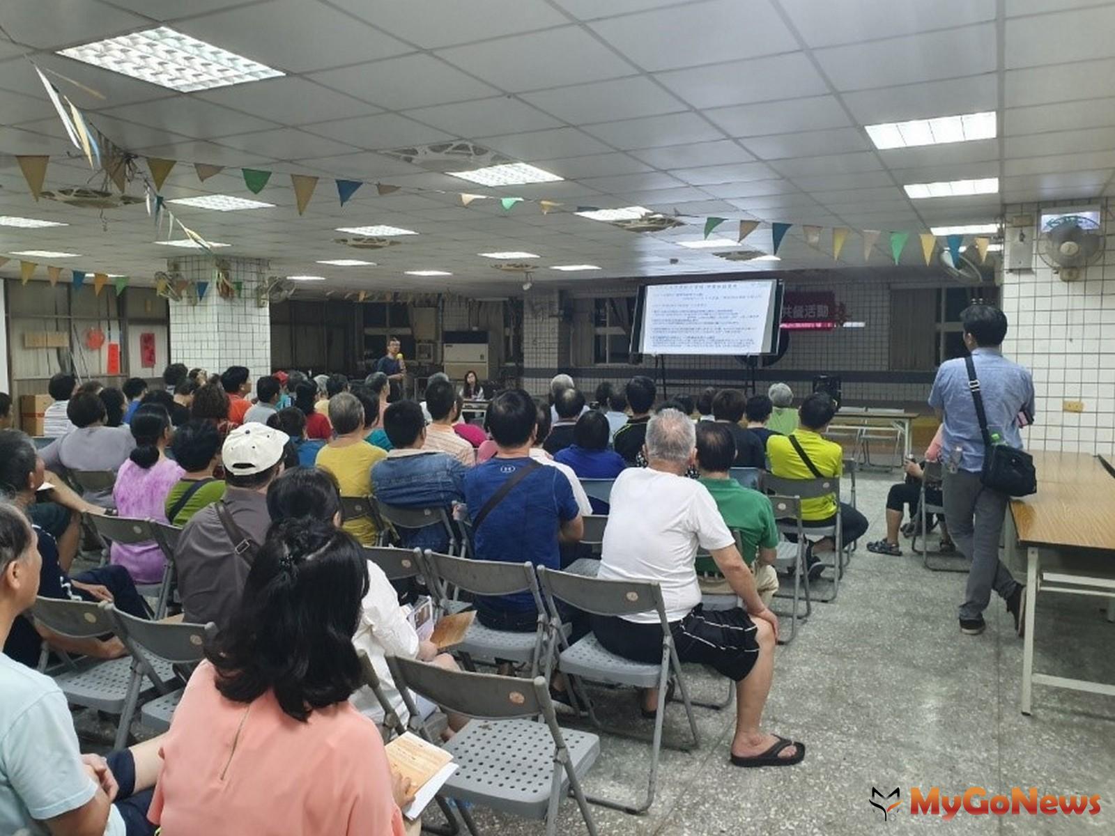 ▲板橋重慶路、忠孝路等家戶接管，積極召開說明會向市民說明接管配合事項(圖：新北市政府)