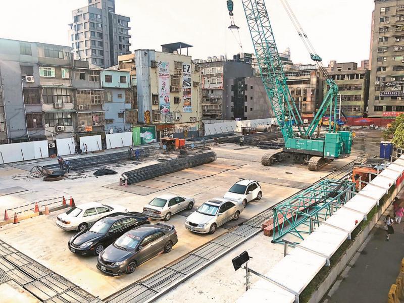 ▲台汽北車案緊臨京站百貨和台北車站，原與萬豪集團合作五星飯店，如今將改為商辦大樓。