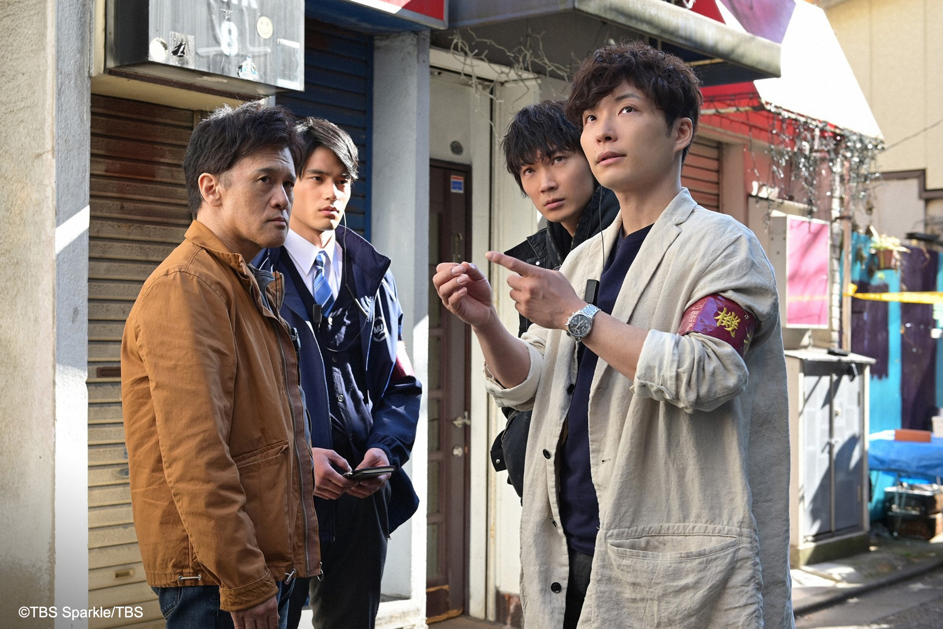 都是新垣結衣的男人 星野源出拳猛揍綾野剛 我想把對方踩在腳底下 Yahoo奇摩汽車機車