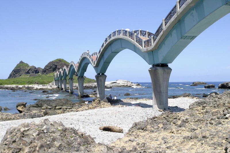 圖 / 台東三仙台八拱跨海步橋壯麗美景