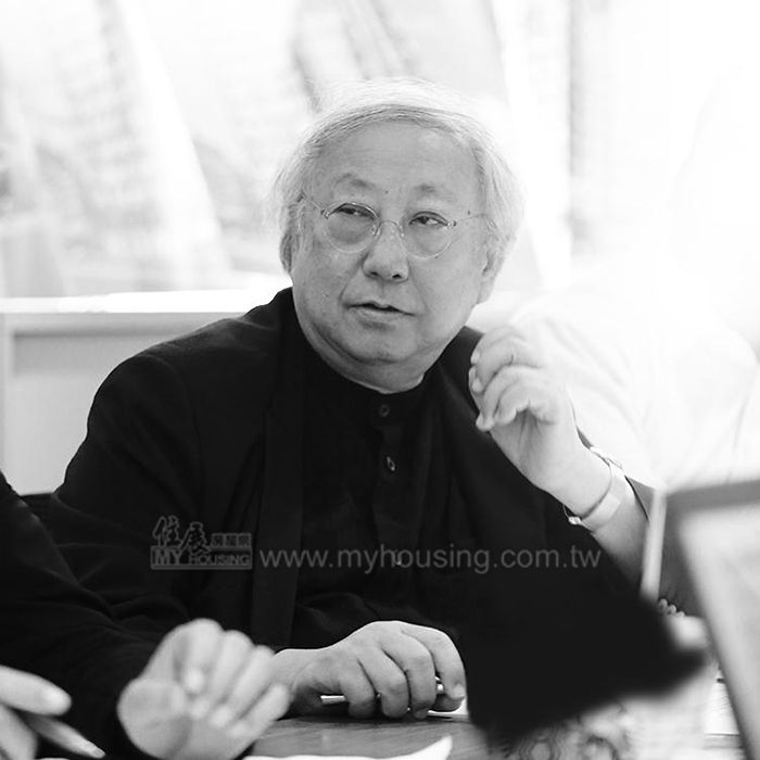 日本建築大師新居千秋親手設計「力方飛」立面，並視其為跨足海外之重要作品。