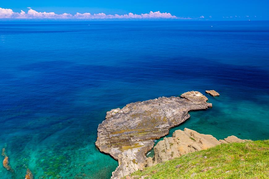 彷彿縮小版台灣的海蝕平臺(圖片來源：shutterstock)