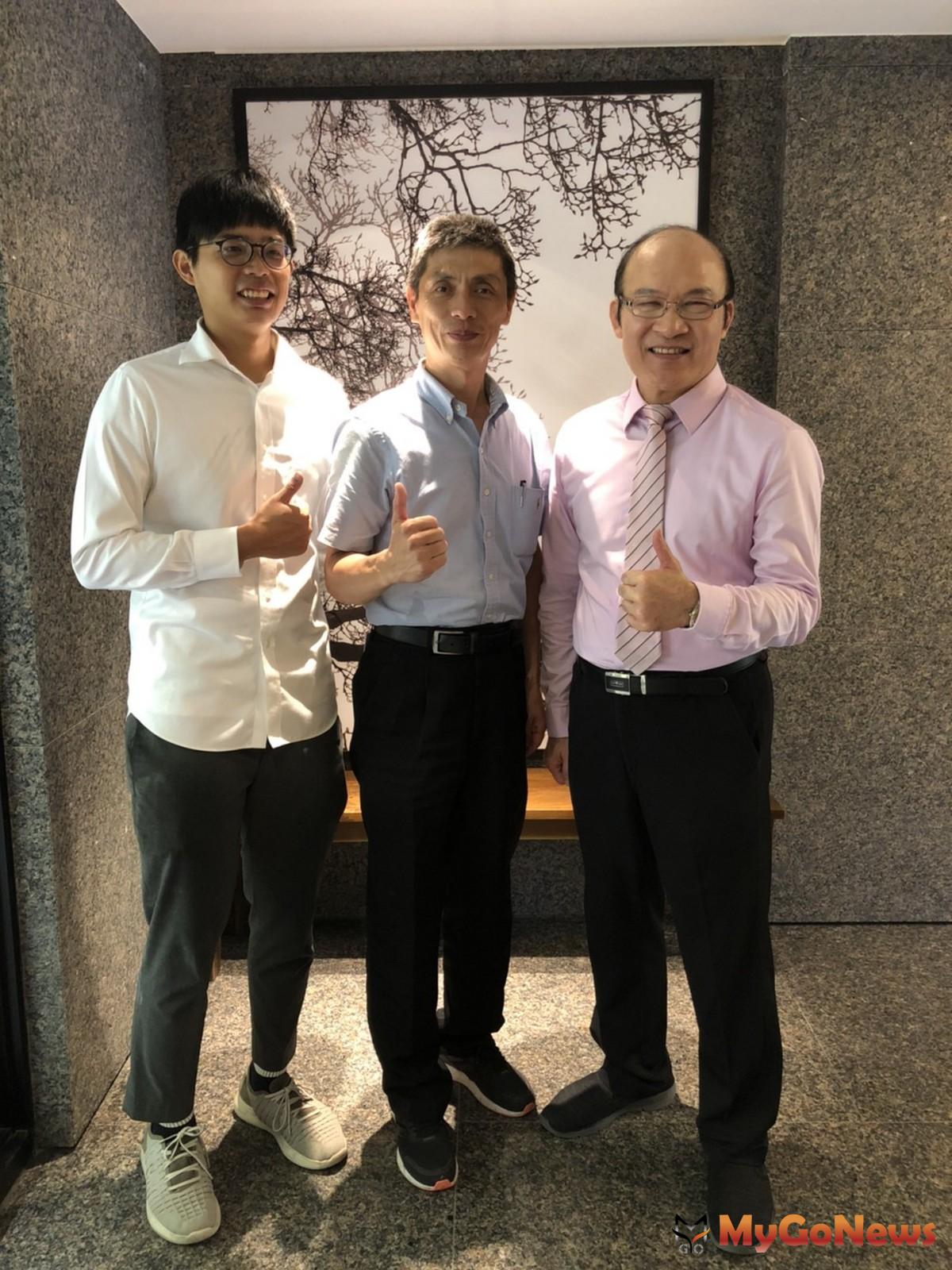 ▲知名財經專家賴憲政(右)指出，當股市炒完後，大家要開始思考的是接下來會往哪裡跑，房地產是個可以預期的方向