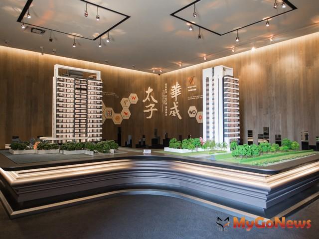 ▲不用振興券免貸款 2020年豪宅流行這樣買，圖為「太子華崴」建築立面模型