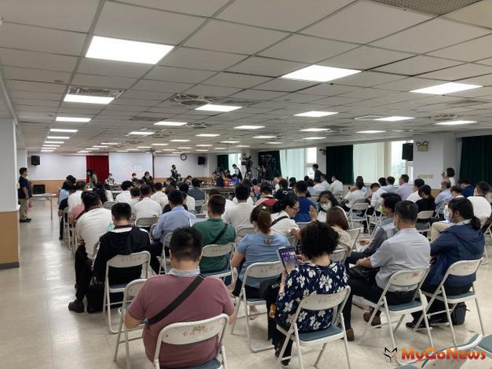 ▲台南市地重劃區及區段徵收土地標售順利，黃偉哲希望得標者與城市發展同心共贏(圖：台南市政府)