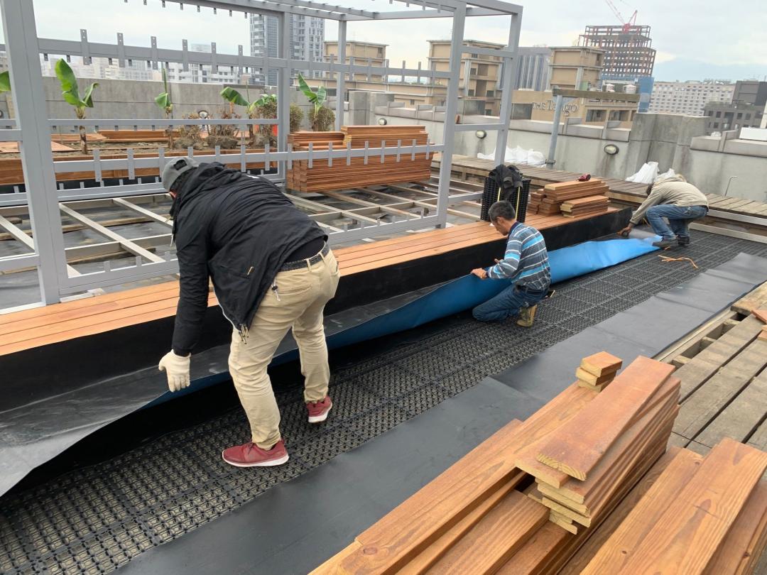 ▲台北市建管處提供綠屋頂工程補助申請，最高300萬元，申請至8/7日截止。（建管處提供）