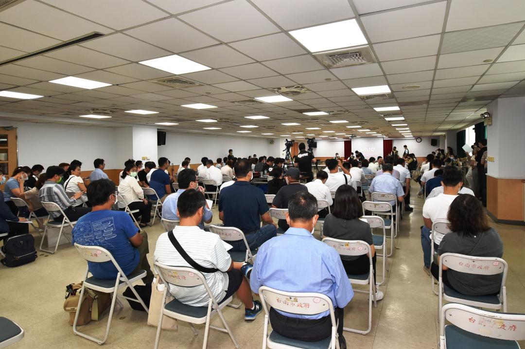 ▲台南市府地政局今(28)日公開標售109年度第二次重劃區與區段徵收區9標精華地，開標結果，共標脫8筆土地，標脫率88.8%。