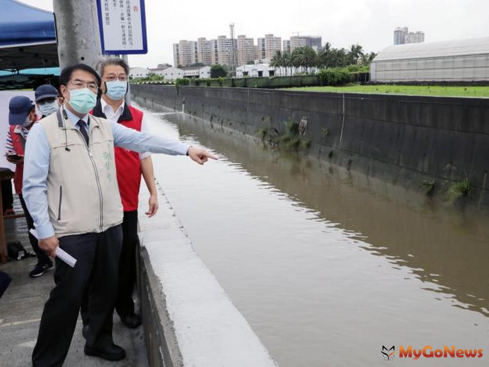 ▲黃偉哲視察永康大灣地區防汛整備工作，超前部署以保市民生命財產安全(圖：台南市政府)