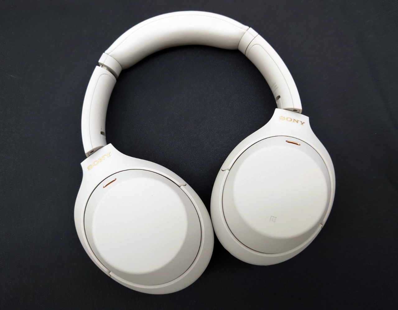 (本体のみ)SONY WH-1000XM4 プラチナシルバー WH-1000XM4 (S) [プラチナシルバー]の製品画像 - 価格.com