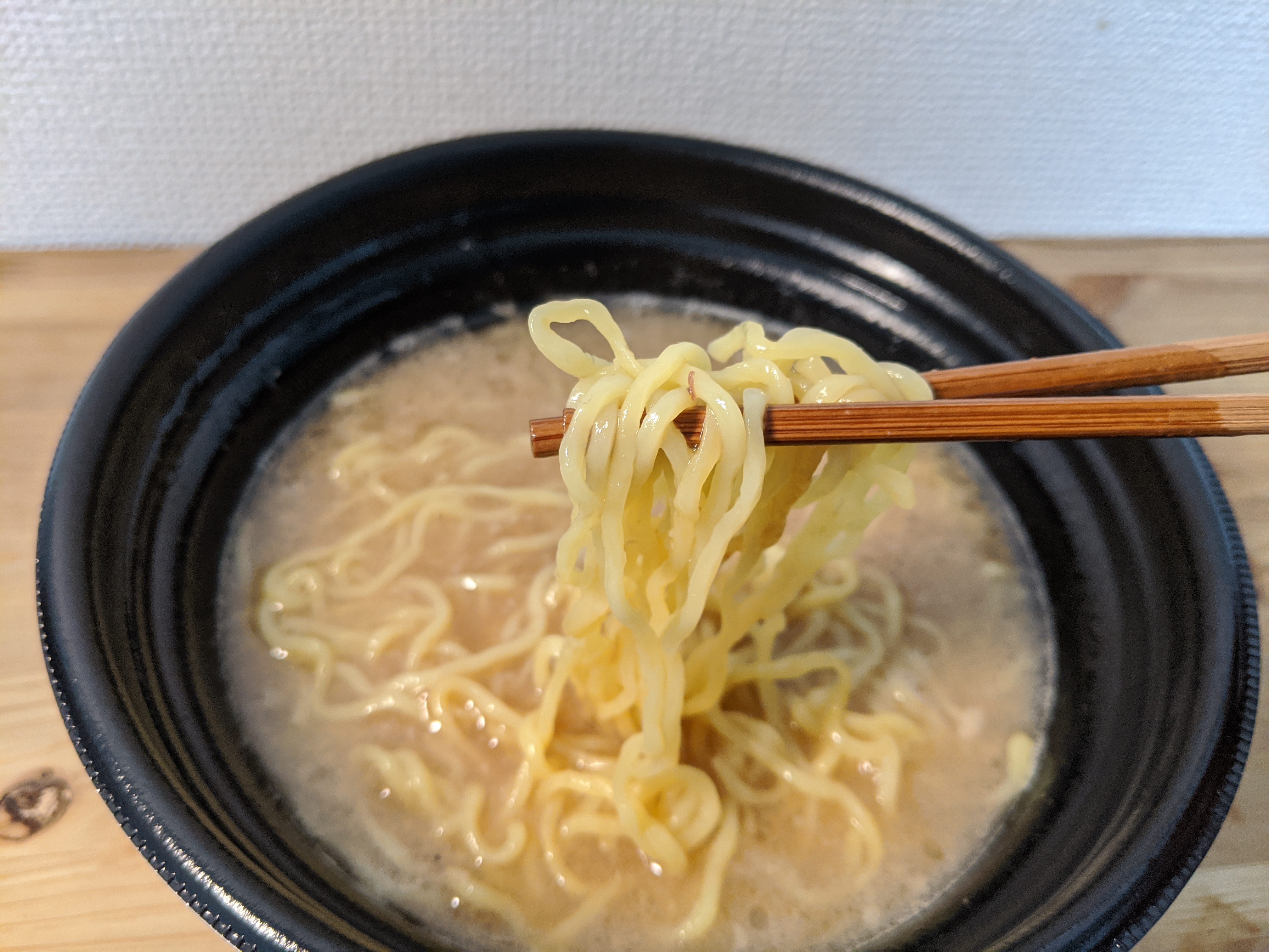 日清食品の出前ラーメン Ramen Ex でボリューム満点の 豚天国 を食す Engadget 日本版