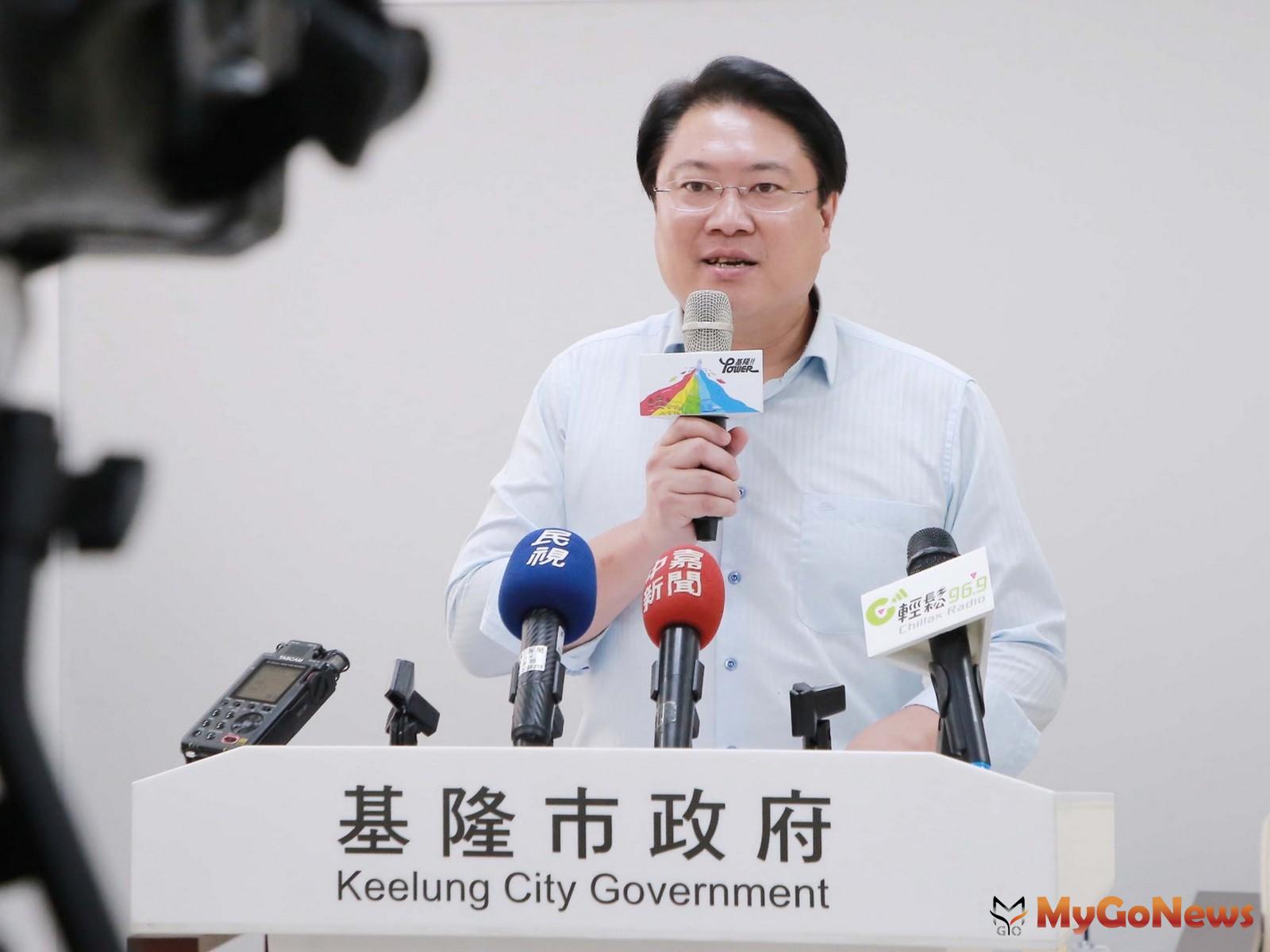 ▲林右昌：現有方案還不夠好，輕軌捷運與台鐵不一定是二擇一的選擇(圖：基隆市政府)