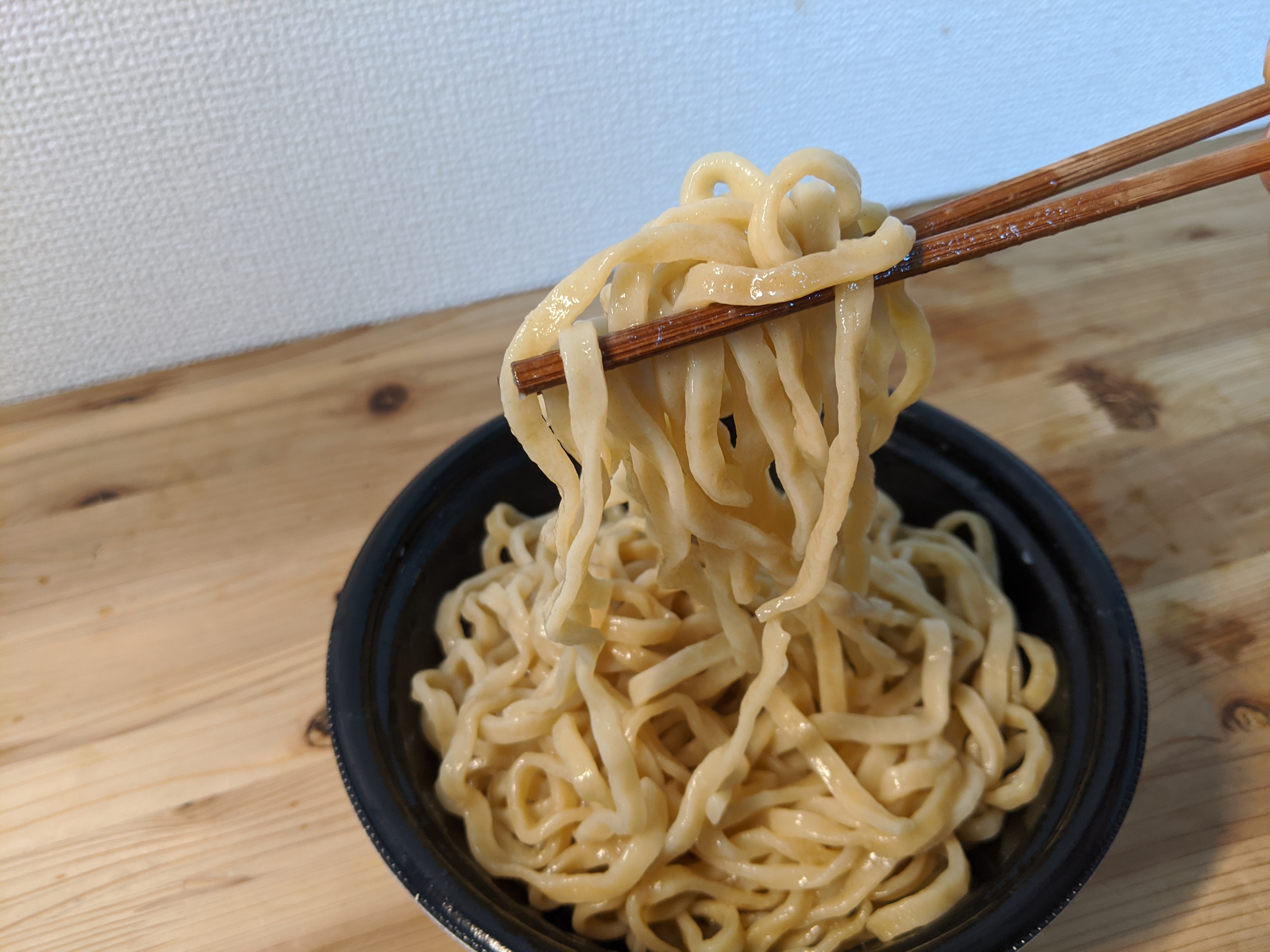 日清食品の出前ラーメン Ramen Ex でボリューム満点の 豚天国 を食す Engadget 日本版