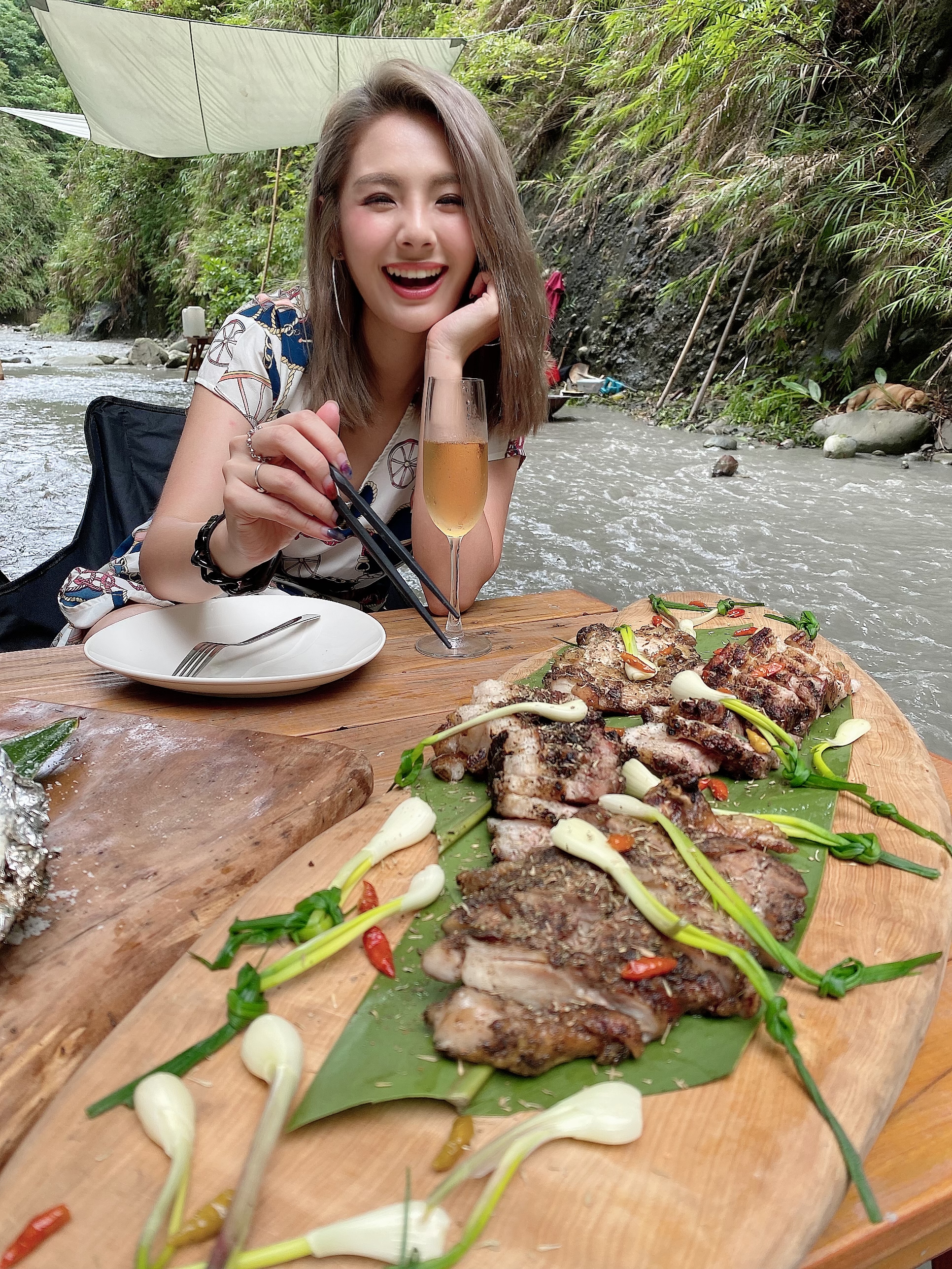 花蓮泰瘋隨意料理 緊鄰太平洋的大排檔結合泰式及原民風的美食 愛玩客 近遠雄海洋公園 甘單慢漫遊