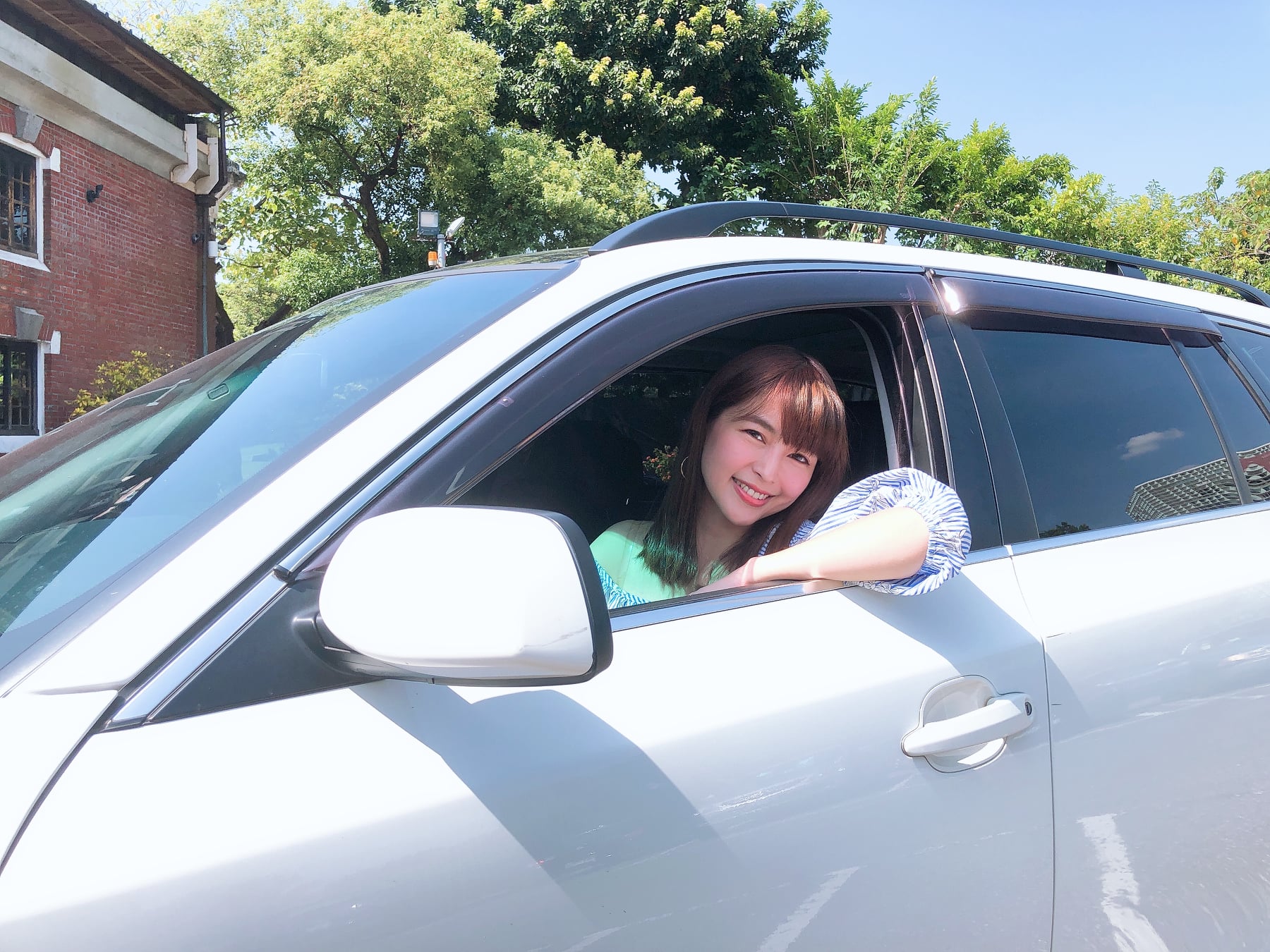 明星聊愛車 林舒語跨海購入bmw日規530xi五門掀背旅行車嚮往七人座大空間下台車鎖定特斯拉model X Yahoo奇摩汽車機車