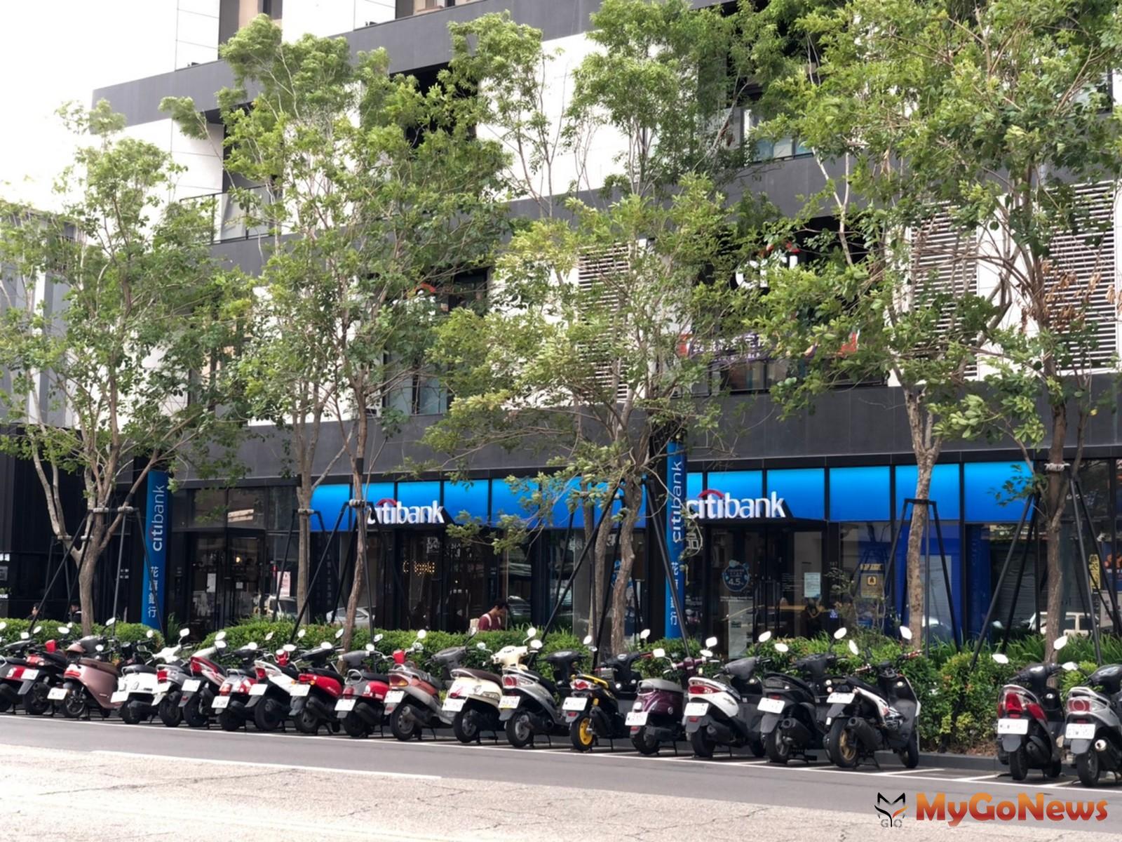 ▲花旗銀行租下磐鈺雲華店面 (台灣房屋五期大墩特許加盟店提供)