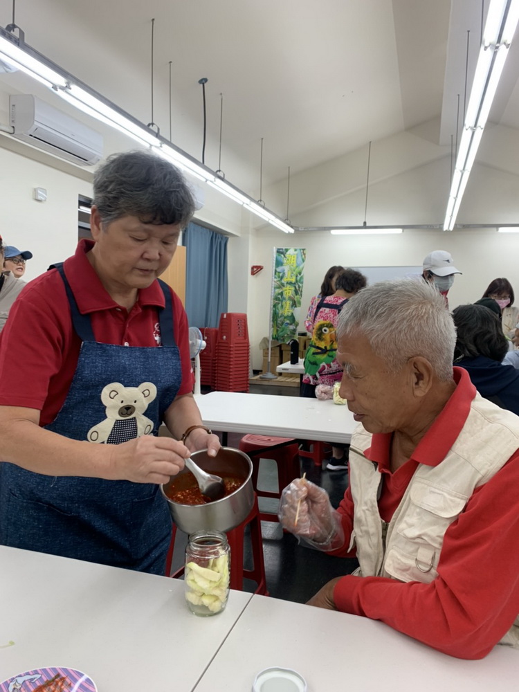 現場手作茭白筍漬物