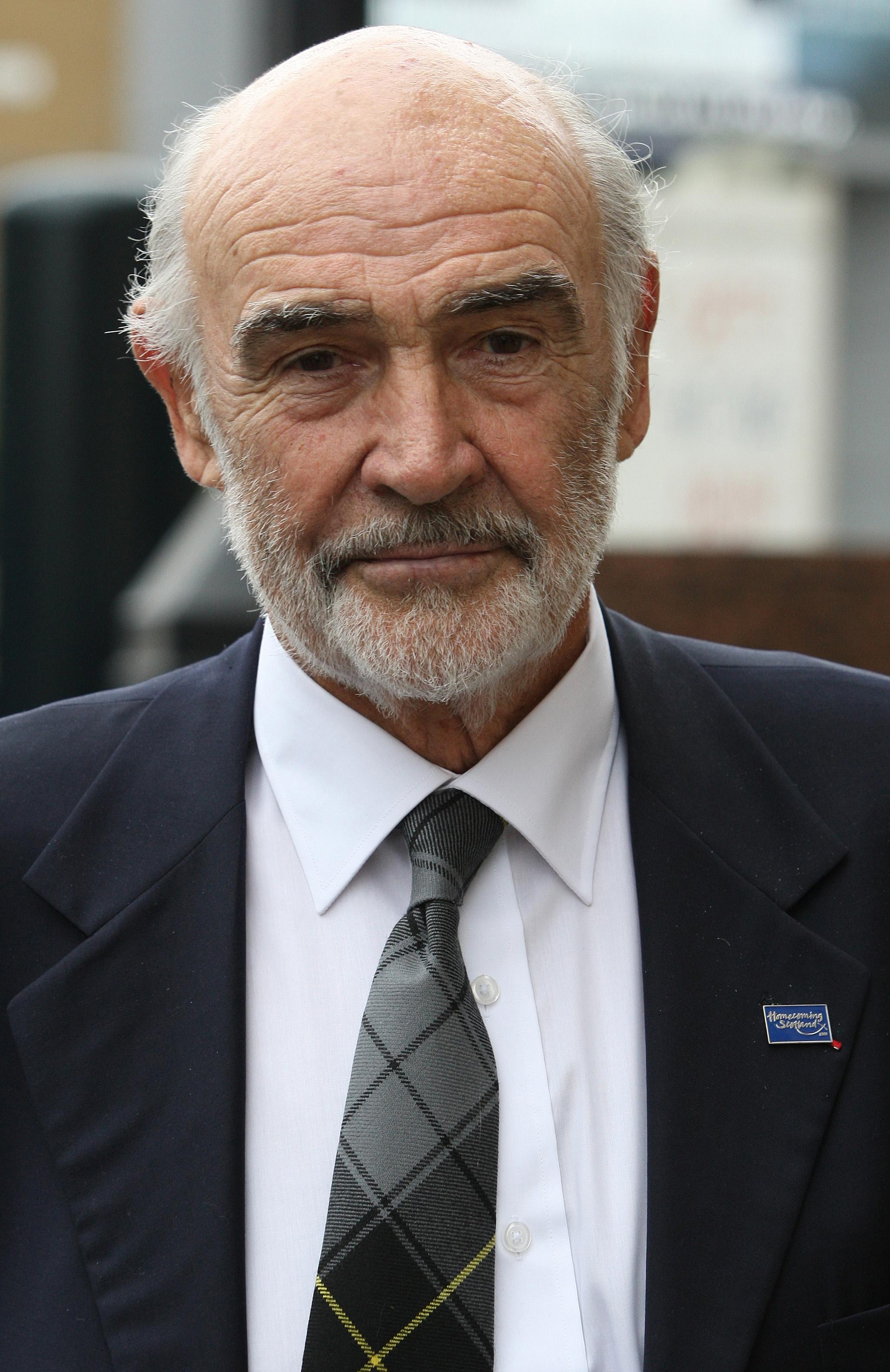 Sean Connery, Oscar Winner and James Bond Star, Dies at 90