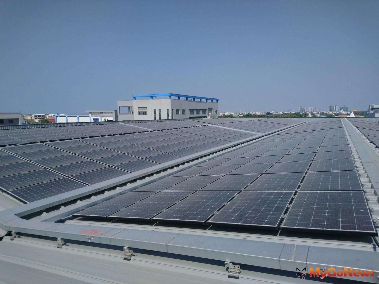 ▲高市經發局推住宅屋頂種電　節能降溫又省錢(圖/高雄市政府)