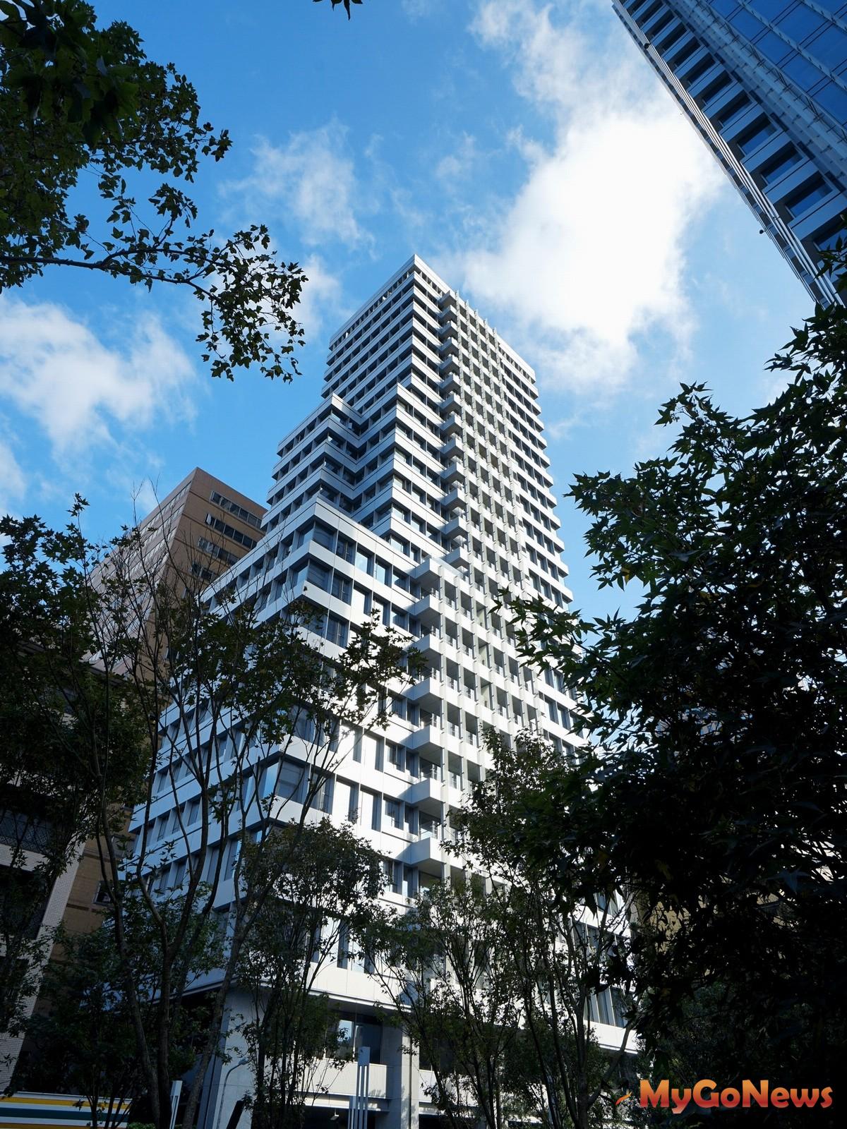 ▲和「聯合。大於」相距咫尺的「聯合。大哲」同樣是由建築大師姚仁喜所設計(圖/業者提供) 