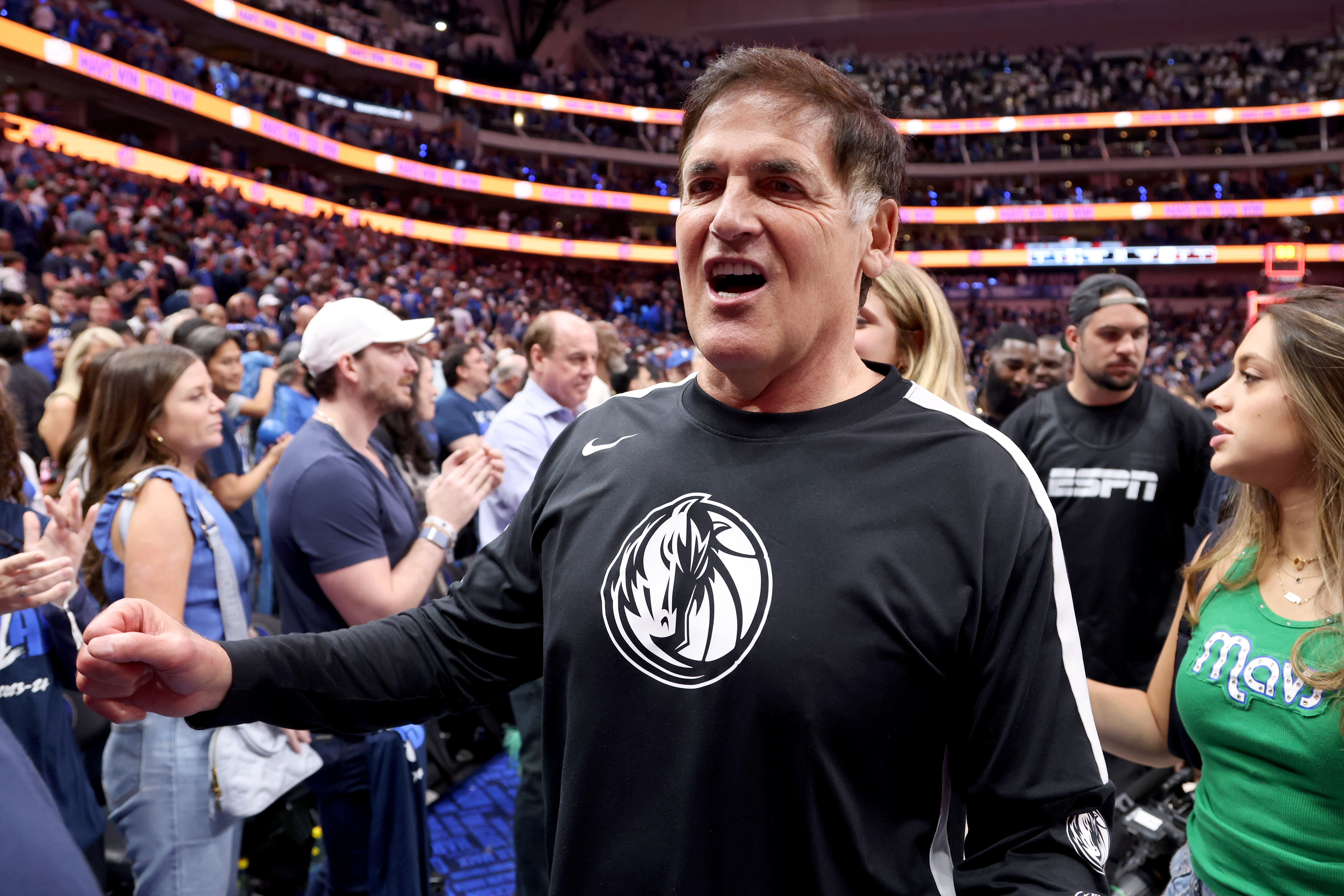 Co-owner Mavericks Mark Cuban memperkirakan 'jumlah trade akan meledak' dengan rencana anti-tanking baru NBA