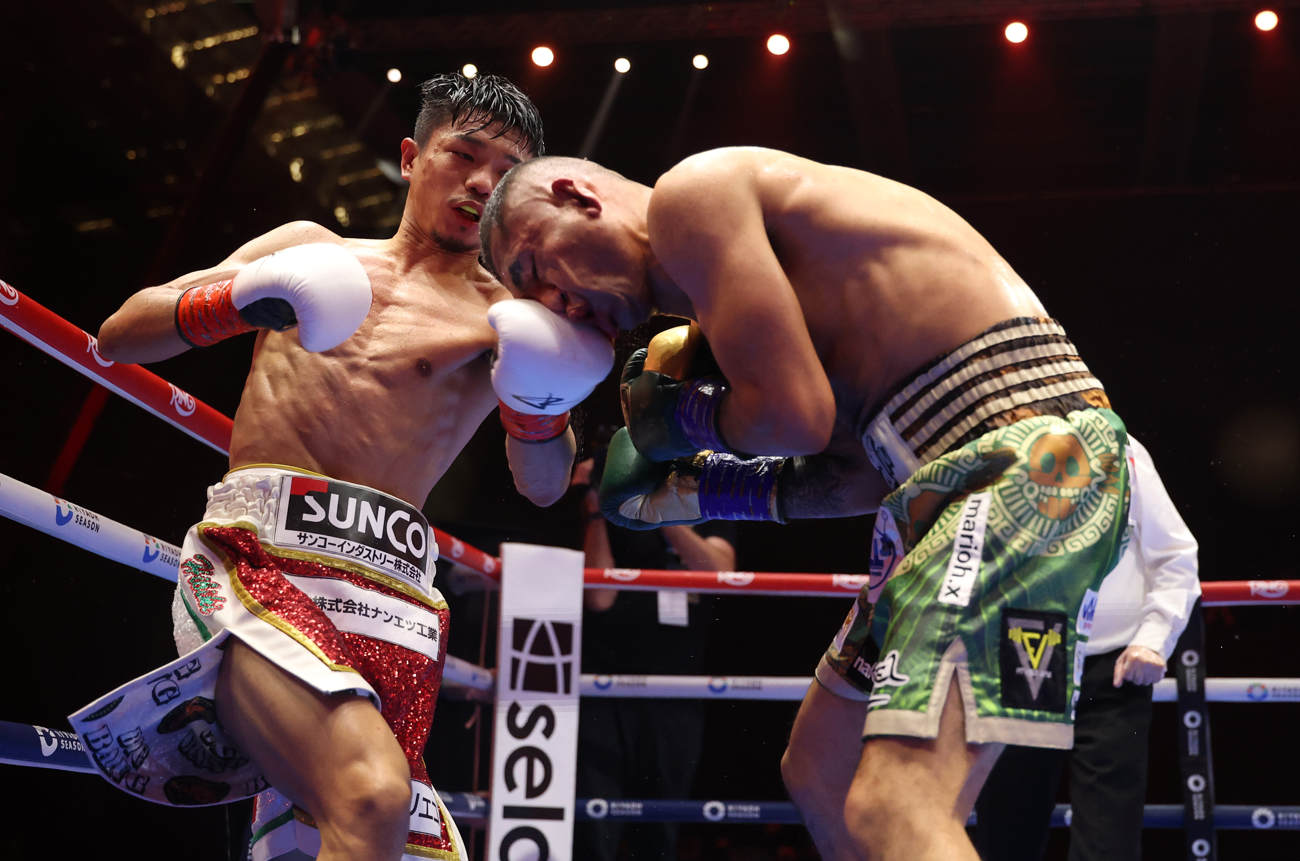 RIYADH, SAUDI ARABIA - DECEMBER 27: Junto Nakatani punches Sebastian Hernandez Reyes during the Superbantamweight fight between Junto Nakatani and Sebastian HernandezReyes during the Ring V: Night Of The Samurai fight night at Mohammed Abdo Arena on December 27, 2025 in Riyadh, Saudi Arabia. (Photo by Richard Pelham/Getty Images)
