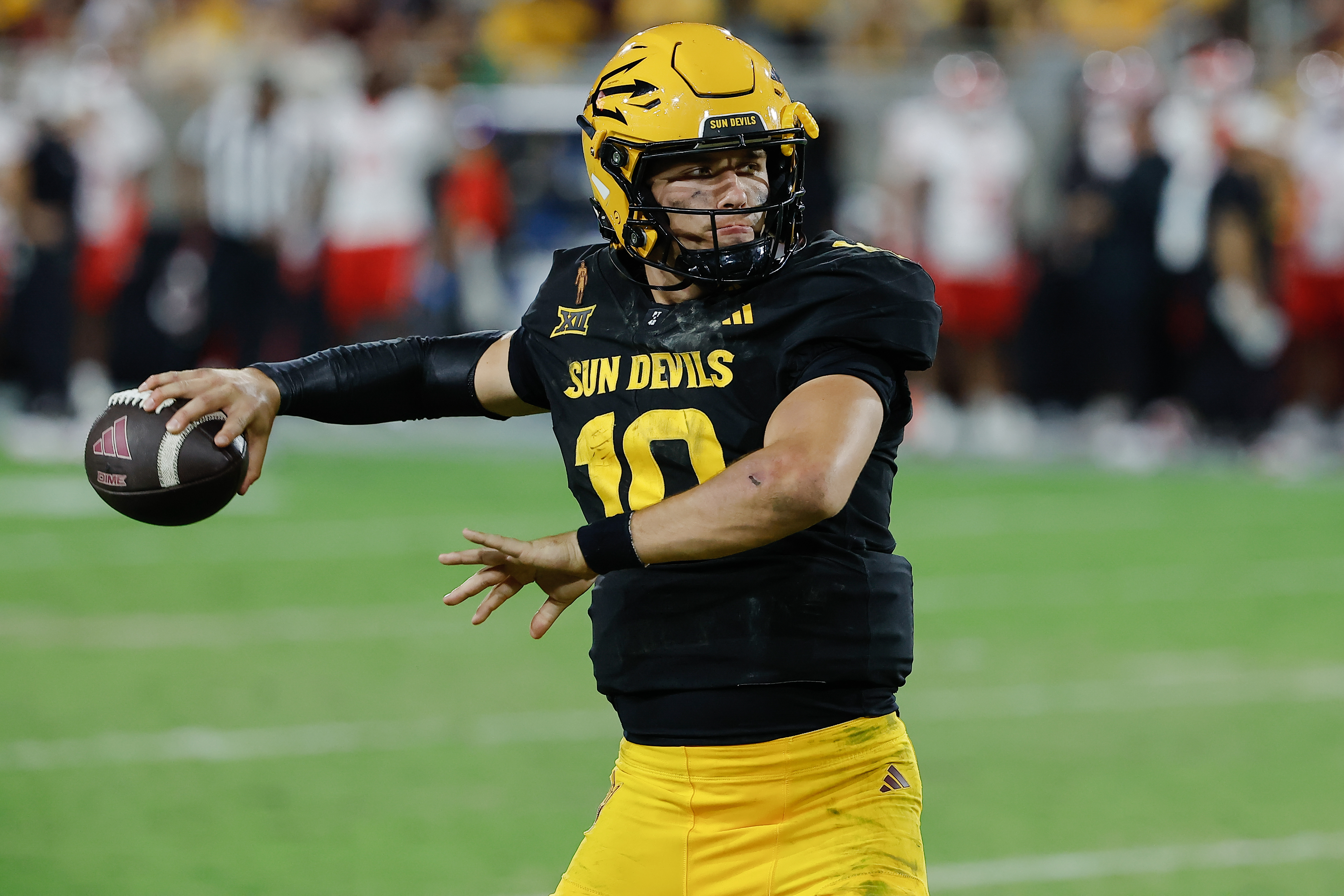 TEMPE, AZ - OCTOBER 25: Arizona State Sun Devils quarterback Sam Leavitt (10) warms up during a timeout during the college football game between the Houston Cougars and the Arizona State Sun Devils on October 25, 2025 at Mountain America Stadium in Tempe, Arizona. (Photo by Kevin Abele/Icon Sportswire via Getty Images)