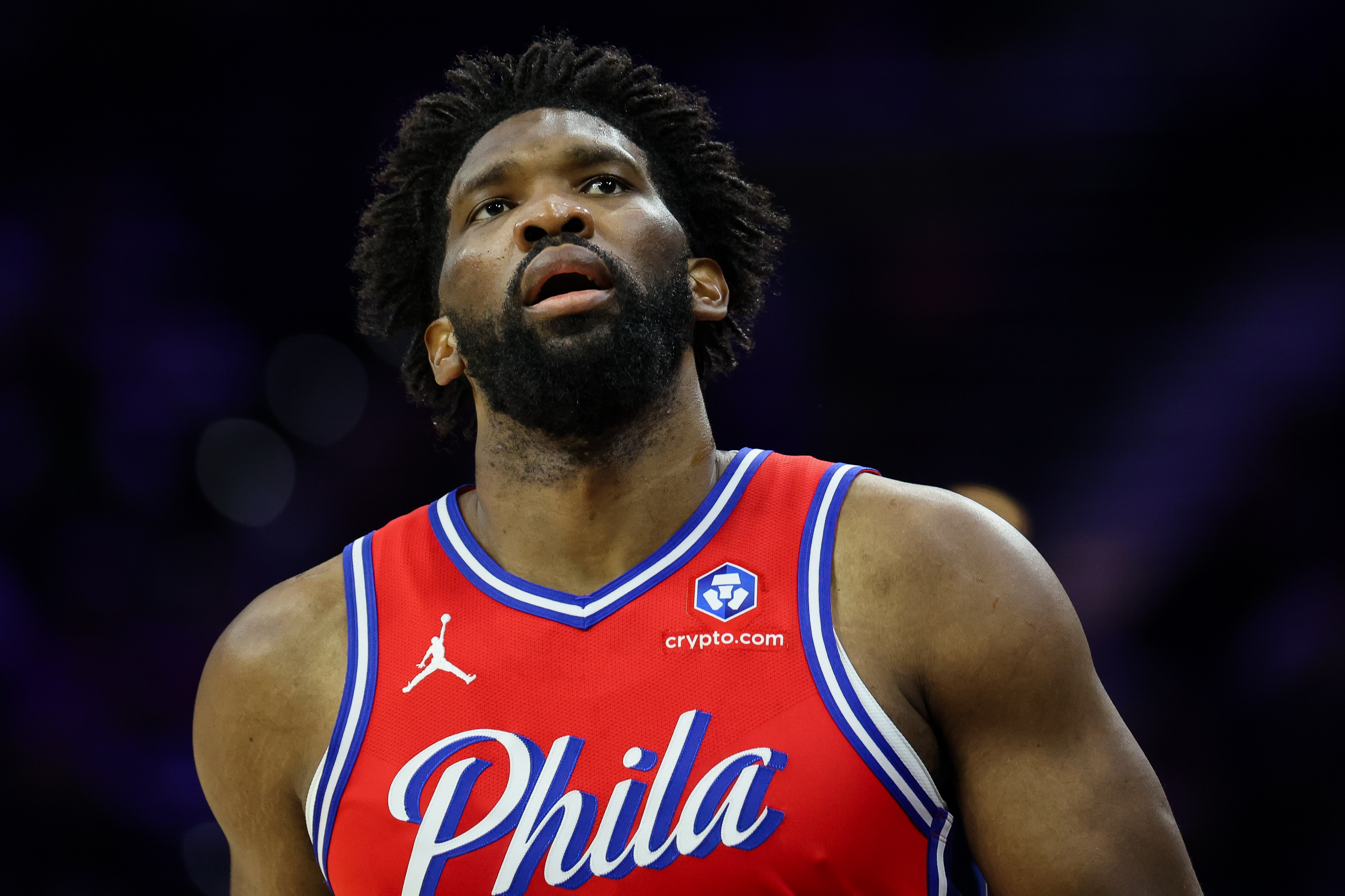  Joel Embiid #21 of the Philadelphia 76ers looks on during the first quarter against the Minnesota TImberwolves at Xfinity Mobile Arena on April 3, 2026 in Philadelphia, Pennsylvania. NOTE TO USER: User expressly acknowledges and agrees that, by downloading and or using this photograph, User is consenting to the terms and conditions of the Getty Images License Agreement. (Photo by Isaiah Vazquez/Getty Images)
