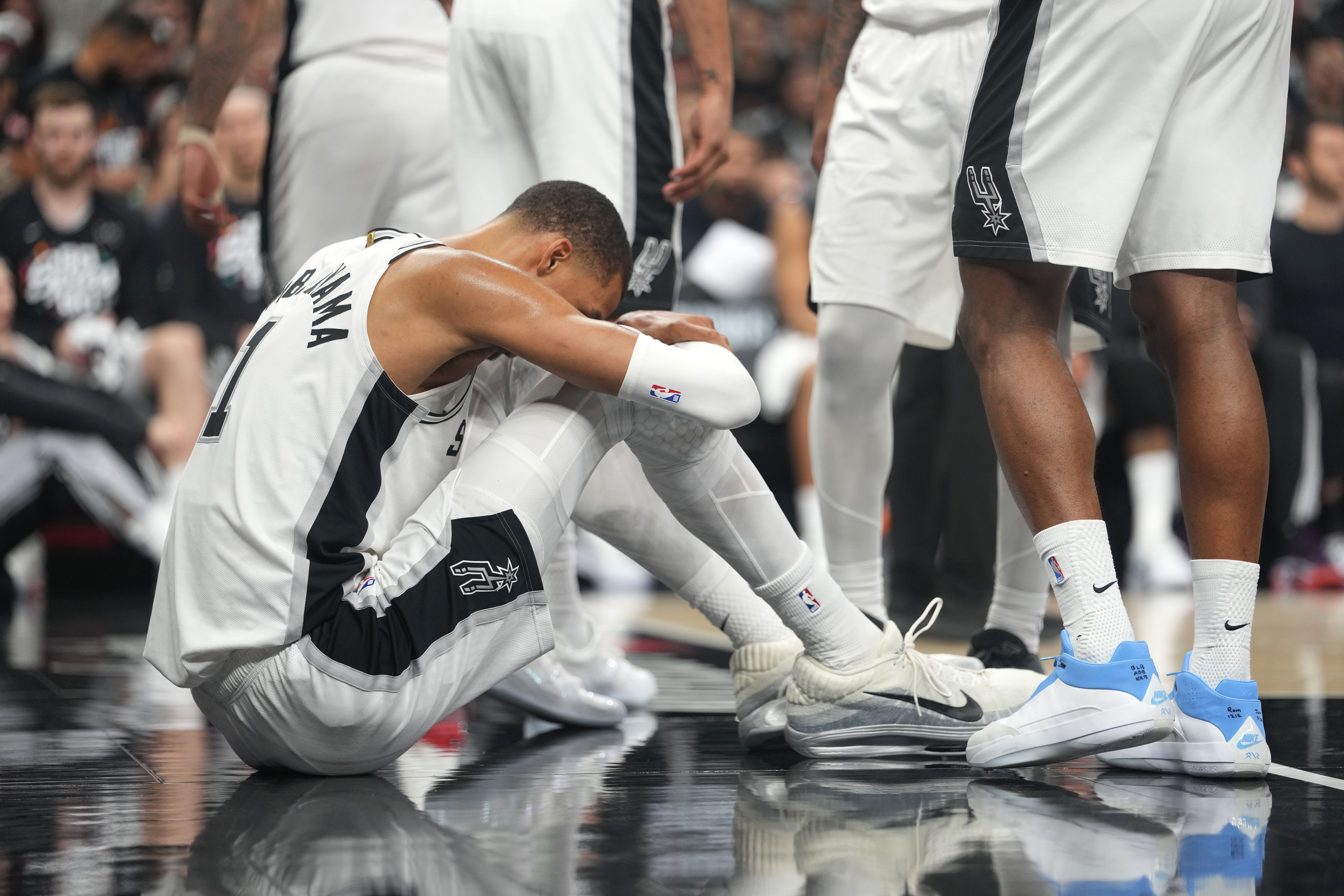 Spurs lose Victor Wembanyama — and control — as Blazers even series